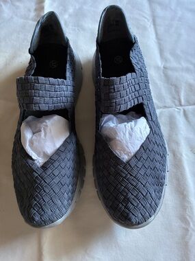 bernie mev. Women's Woven Slip-On Flats in Charcoal Gray